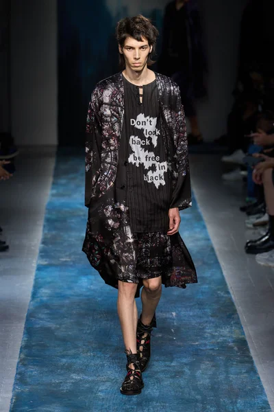 Look 9